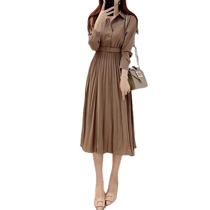 Vêtements décontractés pour femmes automne et printemps 2022 Nouveauté été  Chemises tendance à revers simple boutonnage simple Robes pour femmes