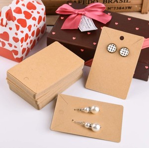 Tùy chỉnh Kraft hộp giấy rõ ràng cửa sổ hiển thị logo in tông Bông tai bao bì quà tặng với lớp phủ UV và dập nổi - Product Image 3