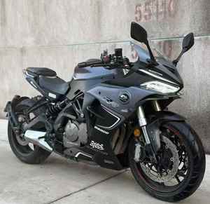 Motos sportives QJ Sai600 <span class=keywords><strong>600cc</strong></span> à essence avec caractéristiques de course, motos tout-terrain - Product Image 1