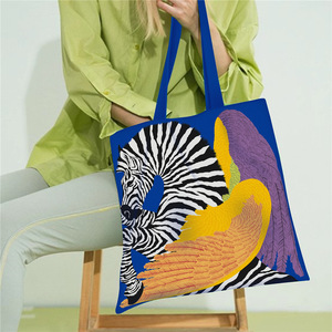 Sac fourre-tout en toile imprimée tendance, best-seller viral, grande capacité, sac à bandoulière pour étudiant, idéal pour le <span class=keywords><strong>soutien</strong></span> <span class=keywords><strong>scolaire</strong></span>, avec clip - Product Image 1