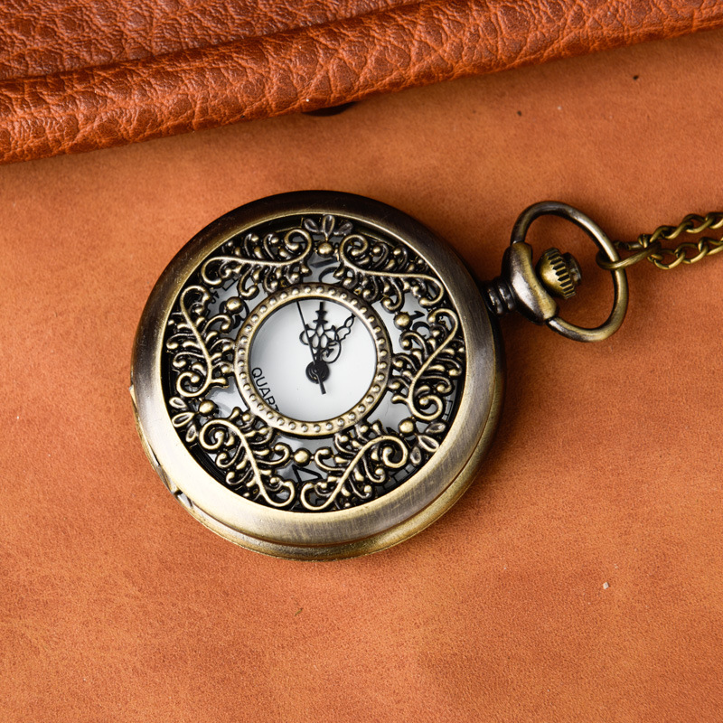 Orologio Da Tasca Uomo Quarzo Con Catena E Ciondolo – Stile Antico Argento Con Numeri Romani (Regalo Perfetto) - Foto 3