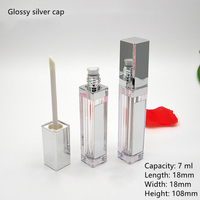 Vente chaude MOQ : Tubes de brillant à lèvres carrés en plastique transparent de 7 ml avec capuchon à vis et miroir, vente en gros