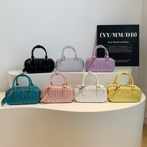 Sac de créateur unique en fourrure pour homme, nouveau style urbain, sac à main matelassé effet gelée, taille unique, sac à bandoulière, vente en gros - Product Image 1