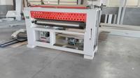 Machine de laminage automatique à rouleau unique de 1350 mm pour la protection de la surface des panneaux de meubles