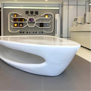 Présentoir irrégulier blanc Fangzhun en fibre de verre, vitrine pour modèles, conférences et expositions, sur mesure - Product Image 1