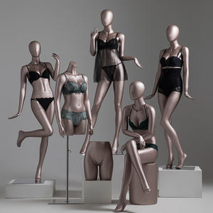 Maniquí de fibra de vidrio de moda al por mayor maniquí femenino posando de cuerpo completo dorado maduro realista con curvas de pie - Product Image 1