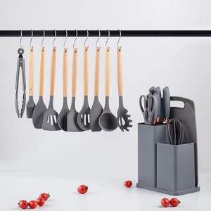 Ensemble d'ustensiles de cuisine en silicone 19 pièces, accessoires de cuisine avec manche en bois et étui gain de place, outils de cuisson - Product Image 6