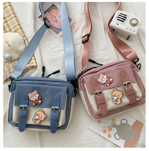Petit sac en toile, sac à bandoulière japonais pour femmes, sac à bandoulière mignon et amusant, broderie d'ours, sac à bandoulière transparent pour étudiantes - Product Image 4