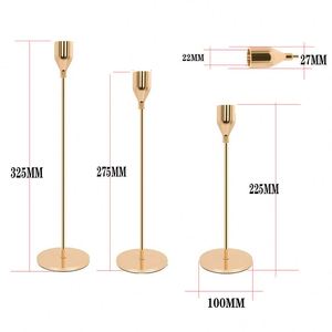 Centrotavola Popolari per Matrimoni: Candelabri Alti in Metallo Dorato e Altre Decorazioni Nuziali per Occasioni Natalizie - Product Image 4