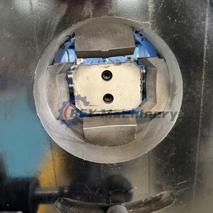 Machine de formage à rouleaux pour gouttières de toit en acier coloré, pour la fabrication de <span class=keywords><strong>coude</strong></span> de descente de <span class=keywords><strong>gouttière</strong></span> avec moteur - Product Image 5
