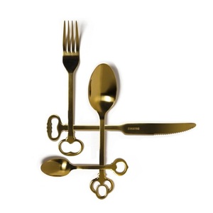 Couverts personnalisés de qualité supérieure au design fait à la main pour la maison, les hôtels et les restaurants, ustensiles de cuisine pour la restauration, ensemble de couverts en métal d'occasion - Product Image 1