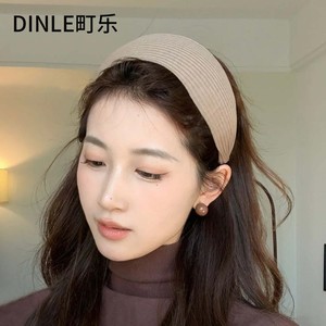 Diadema ancha Dinle Gray para mujer, accesorio para el cabello de poliéster para uso diario - Product Image 2