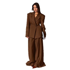 Set Due Pezzi da Donna Personalizzato OEM, <span class=keywords><strong>Blazer</strong></span> a Maniche Lunghe <span class=keywords><strong>con</strong></span> Pantaloni a Gamba Larga Drappeggiati, Abbigliamento da Ufficio all'Ingrosso - Product Image 5
