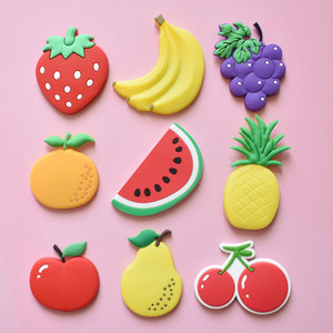 Aimant de réfrigérateur en résine à motif de fruits mignon, vente chaude directe d'usine, pour décoration intérieure DIY - Product Image 1
