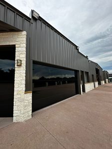<span class=keywords><strong>Porte</strong></span> de <span class=keywords><strong>garage</strong></span> moderne pour villa, faible entretien, avec cadre en aluminium et miroir en verre, résistante aux UV et étanche - Product Image 2
