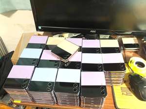 Venta al por Mayor de Teléfonos Inteligentes Samsung Galaxy Z Flip4 5G Desbloqueados con Funciones Inteligentes y Pantalla - Product Image 4