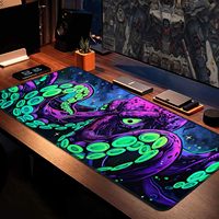 Tapis de souris gaming Blacklight Octopus réactif aux UV, motif tentacules de Kraken, tapis de bureau néon lumineux, tapis de souris étendu pour la maison 31,5" x 11,8"
