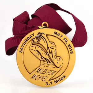 Fabricant Médaille En Gros Pas Cher Concevez Votre Propre Blanc En Alliage De Zinc 3d Gold Award Marathon Running Custom Metal Sport Medal