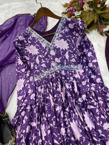 New Latest Designer Printed Aliya Cut Rayon Kurti with Dupatta Set for All Occasions Wedding Wear and Parties Wear for Womens - Product Image 5