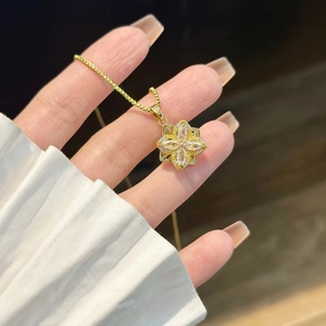 Parure <span class=keywords><strong>de</strong></span> bijoux <span class=keywords><strong>de</strong></span> mode pour <span class=keywords><strong>femme</strong></span> en <span class=keywords><strong>acier</strong></span> <span class=keywords><strong>inoxydable</strong></span> plaqué or 18 carats <span class=keywords><strong>de</strong></span> haute qualité, avec collier, boucles d'oreilles et <span class=keywords><strong>bague</strong></span> à motif trèfle rotatif en zircon - Product Image 5