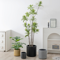 Jardinière auto-arrosante en PP, design cylindrique blanc, moulage direct. Parfait pour décorer les rebords de fenêtre et les bureaux intérieurs.
