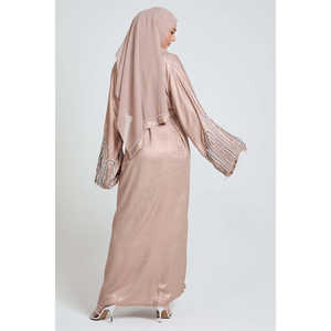 Luxury Rose Mist Conjunto de cuatro piezas <span class=keywords><strong>para</strong></span> <span class=keywords><strong>mujer</strong></span> Adornado Pearl Tassel Cuff Open Abaya usado <span class=keywords><strong>en</strong></span> la parte superior del <span class=keywords><strong>brazo</strong></span> - Product Image 1