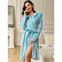 Peignoir en flanelle à capuche moelleux pour femme, en polaire double face, imprimé cœurs, avec ceinture, chaud pour l'hiver, vêtement d'intérieur et de nuit