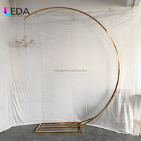 LEDA Lustre professionnel moderne personnalisé en métal doré en forme d'arc, support détachable, nouvelle arrivée, décoration d'allée de mariage
