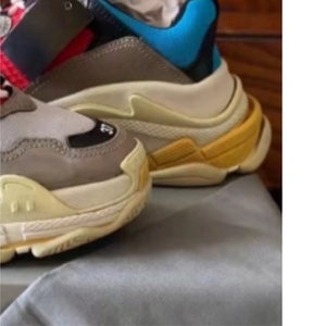 Zapatillas deportivas de lujo estilo baloncesto de verano con diseño multicolor, modernas zapatillas para caminar con suela gruesa para hombre y mujer - Product Image 1