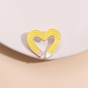 创意新爱3D设计铅笔胸针黄笔可爱一切服装配件奖牌领针定制丝网 - Product Image 3