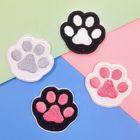 Prix usine grand bâton de broderie adhésif empreintes de pattes de chien Chenille Patch vêtements auto-adhésif brodé jean Patch fleur