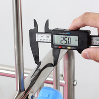 RAY-A080 Prix de gros Berceau à roulettes en acier inoxydable pour apaiser les nourrissons dans les salles d'hôpital