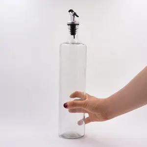 1000毫升透明的圆形玻璃橄榄油瓶醋酱汁分配器，带密封喷口盖，用于油壶调味品包装