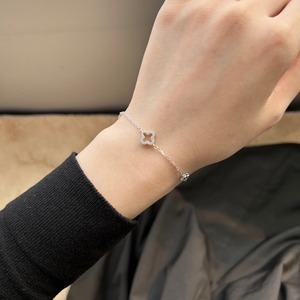 High Quality Luxury Designer <strong>Brand</strong> <strong>Jewelry</strong> Women Flower Bangle <strong>Lucky</strong> Four Leaf Clover Excellent Zircon Bracelet - Product Image 4