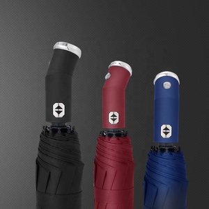 Ombrello pieghevole 3 ombrello con illuminazione a <span class=keywords><strong>LED</strong></span> con maniglia automatica impermeabile antivento con torcia elettrica - Product Image 2