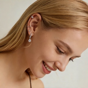 Gegia प्रमाणित 0.5-3 कैरेट लैब में उगाई हुई हीरे की बालियां 4 प्रांग हीरे के अंदर ठोस सोने की जलियां - Product Image 5