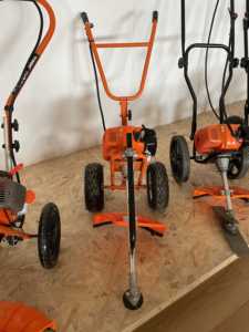 HAND PUSH 2 temps moteur <span class=keywords><strong>tondeuse</strong></span> à gazon <span class=keywords><strong>tracteur</strong></span> avec couteaux lame en métal tête de coupe coupe herbe découpeuse 42.7cc <span class=keywords><strong>débroussailleuse</strong></span> - Product Image 2