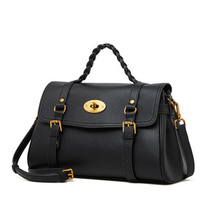 Sac à main de luxe en cuir de vachette véritable pour femme, modèle unique, avec bandoulière chaîne, capacité 2-2,9 L - Product Image 4