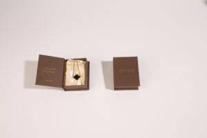 Caja de Joyería Magnética con Forma de Libro, Personalizable con Logotipo, Venta al Por Mayor, para Guardar Collares, Anillos y Aretes - Product Image 3