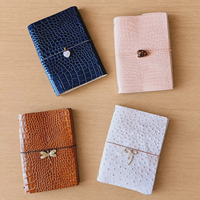 Couverture de carnet en cuir de vachette faite à la main avec gaufrage crocodile ou autruche, pochette pour carnet rechargeable, taille universelle pour A5 A6