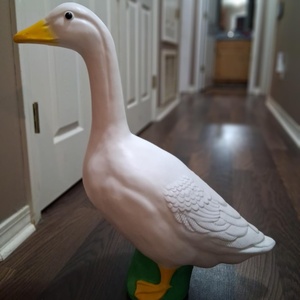 Décoration de <span class=keywords><strong>jardin</strong></span> en plastique d'oie blanche de 23 pouces, pieds d'oie peints, vifs et propres, figurine décorative d'intérieur et d'extérieur <span class=keywords><strong>pour</strong></span> le <span class=keywords><strong>jardin</strong></span> - Product Image 5