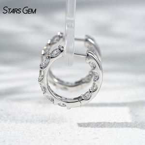 Pendientes de Aro StarsGem de Oro Sólido de 18K con Diamantes Cultivados en Laboratorio de 2.38ct DEF VS, Corte Brillante Redondo, Lujosos, Unisex, Chapados en Rodio - Product Image 2