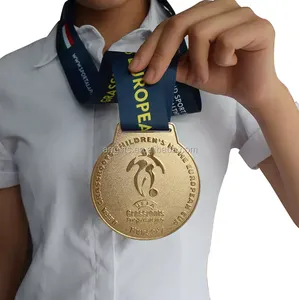 Medalla de cinta para maratón y natación, diseño personalizado de oro de 24 quilates, regalos de lujo, proveedor de medallón