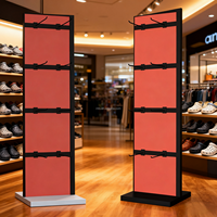 Présentoir à chaussures personnalisé double face en métal à 4 niveaux pour magasin de détail Showroom POS Shoe Slipper Store Display Stand