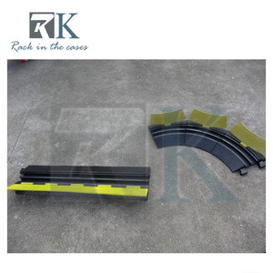Rampa Protectora de Cables de Goma de 1000x250x50mm para Cubrir Cables en el Suelo y Seguridad en Eventos - Product Image 2