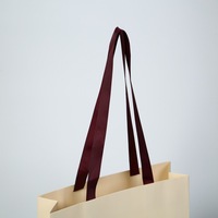 Sac cadeau réutilisable écologique Yu Mo avec poignées découpées en carton blanc et papier kraft pour exposition