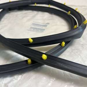 NOUVEAU JOINT DE CAPOT OEM MOPAR 2011-2020 pour GRAND CHEROKEE pour <span class=keywords><strong>DURANGO</strong></span> 68070493AA - Product Image 2