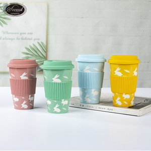Vente en gros de tasses à café en céramique personnalisées avec couvercle et manchon, motif lapin mignon, pour la fête de l'Œsther, idéales pour le café, le lait et le thé - Product Image 3