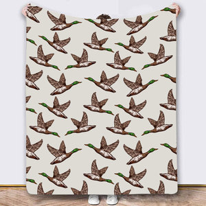 Nouvelle couverture de voyage et de camping camouflage imprimée, personnalisable par sublimation, en polaire et flanelle - Product Image 5