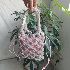 LUXE Designer Rhinestone creux tissé à la main pochette convient pour banquet de dames. - Product Image 6